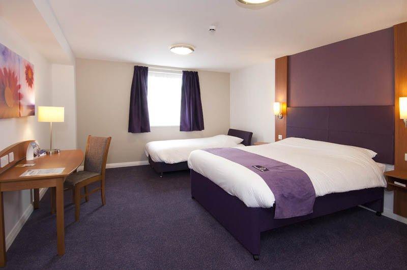 Premier Inn Portsmouth North Harbour Buitenkant foto